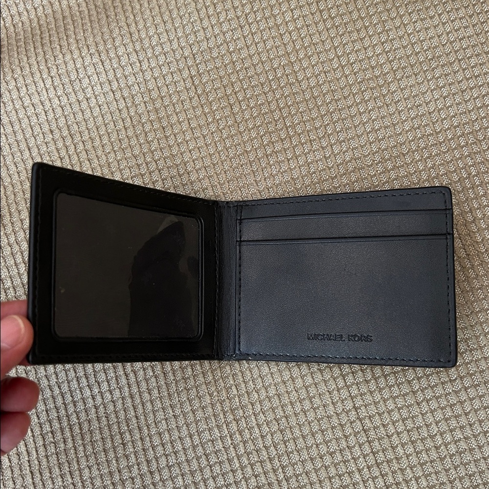 Michael Kors Pebbled Leather Bi Fold Compact ID Card Holder Wallet NWOT - Picture 3 of 7